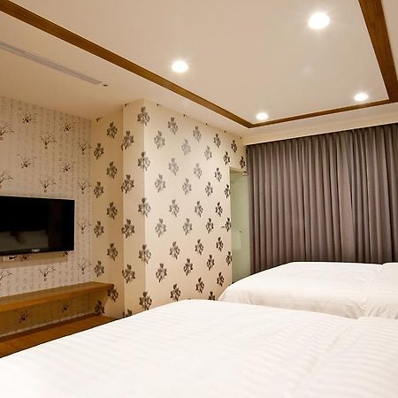 Flower Style B&B Donggang Exterior photo
